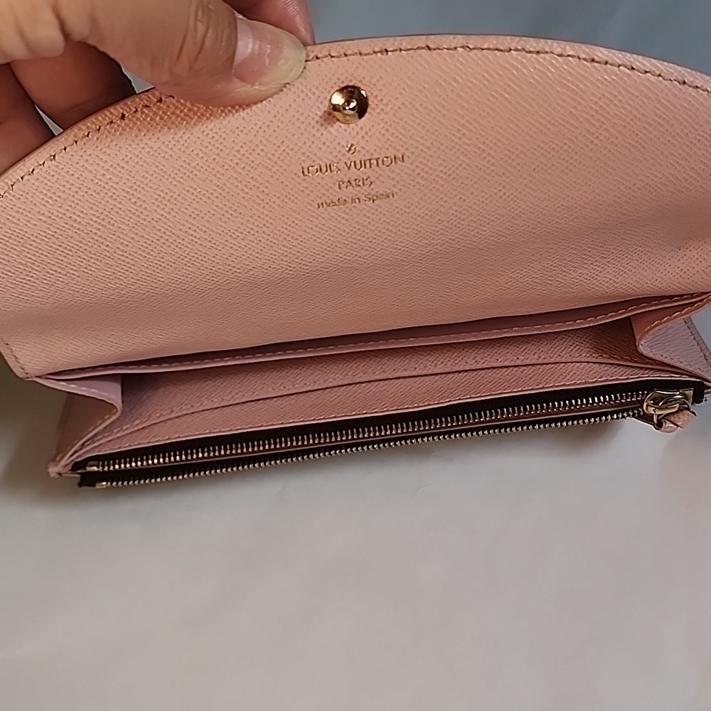 Authentic Louis Vuitton Caissa Damier Wallet - Picture 6 of 12
